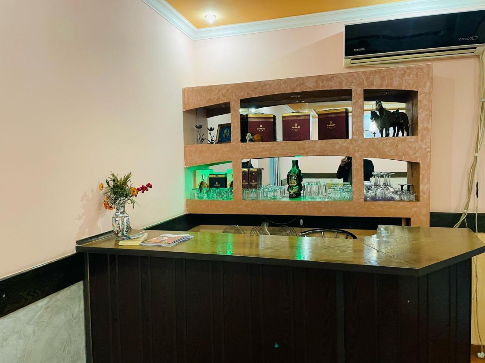 Aero Hotel Tour Armenia P'arak'ar Exterior foto